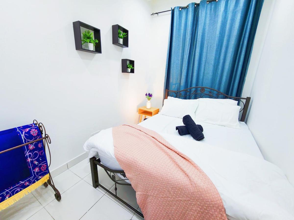 Klia Lili Residensi 5 Plus 2 Pax With Splendid Pool 닐라이 외부 사진