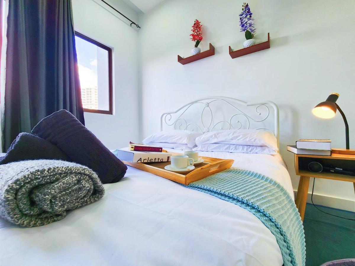 Klia Lili Residensi 5 Plus 2 Pax With Splendid Pool 닐라이 외부 사진